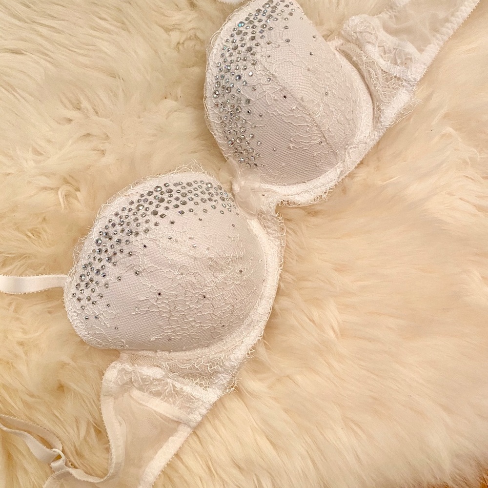 Victoria’s Secret sexy white bra with crystals